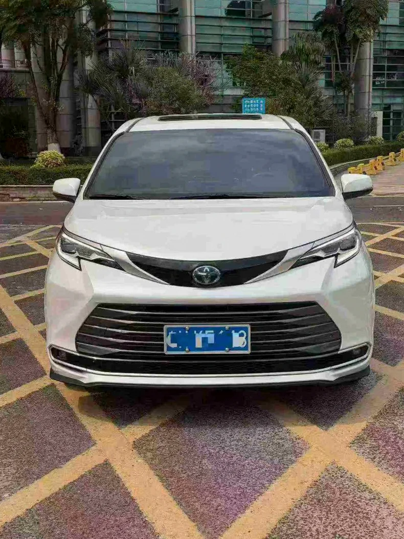 22年丰田塞纳2.5L尊贵版