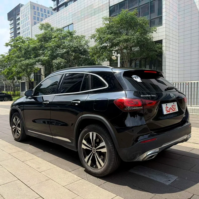 奔驰GLA 后面外观二