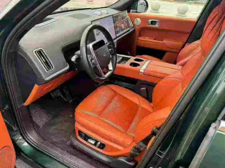 理想L9 后面外观三