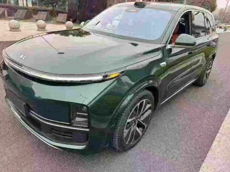 理想L9 正面外观二