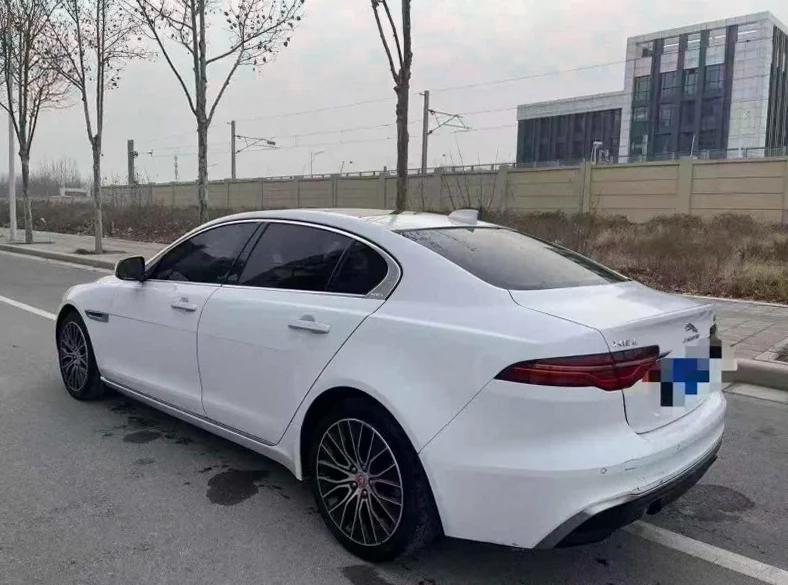 捷豹XEL 后面外观一