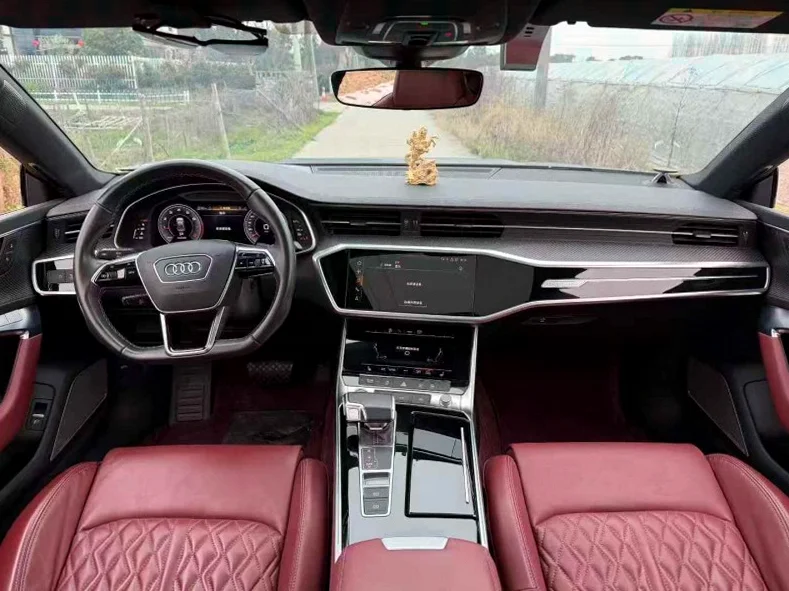 奥迪A7L 后面外观一