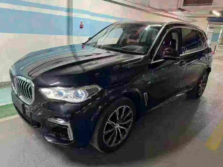 宝马X5 正面外观二