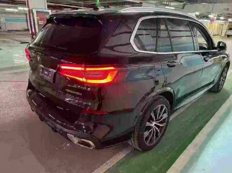 宝马X5 内饰后排