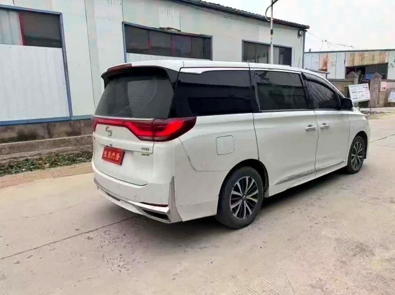 传祺M8 后面外观一