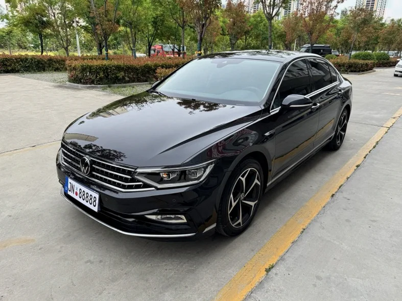 大众迈腾 正面外观三