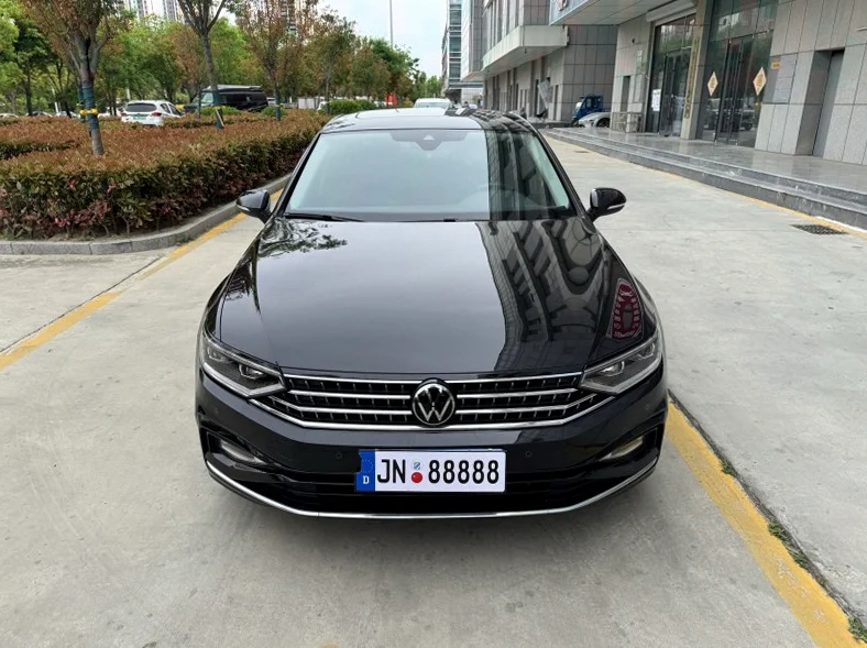 23年大众迈腾2.0T豪华版