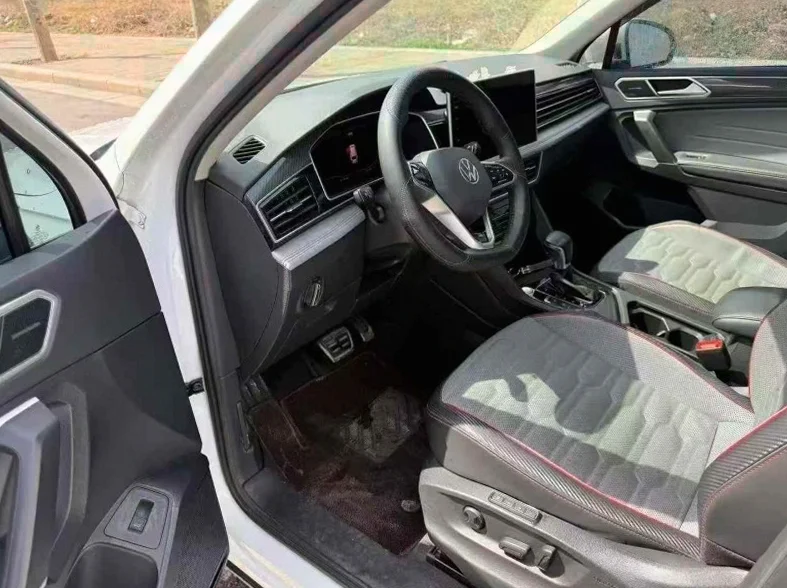 大众途观 驾驶室