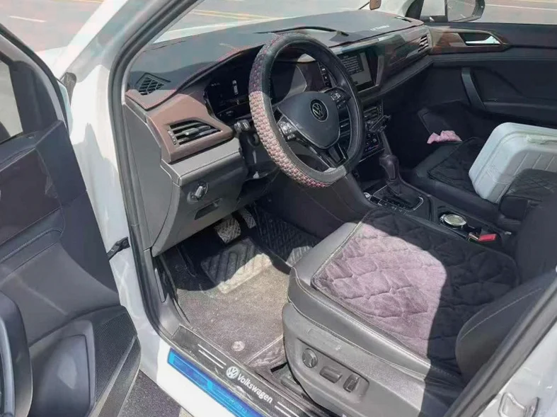 大众途岳 驾驶室