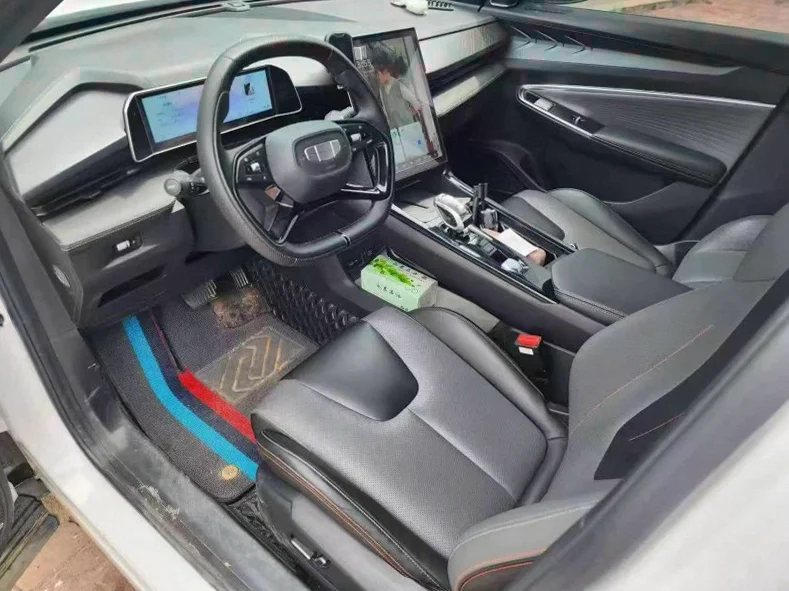 吉利博越 正面外观三