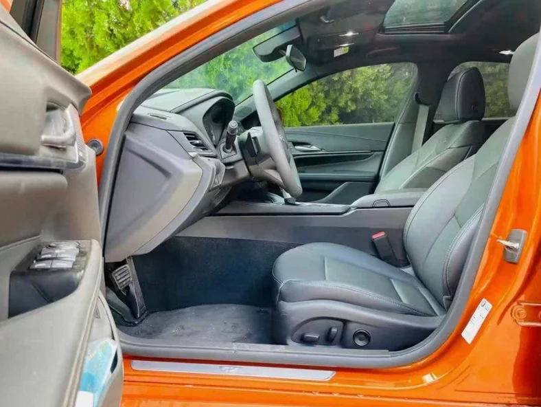 凯迪拉克CT4 内饰后排