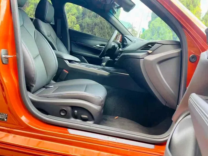 凯迪拉克CT4 驾驶室