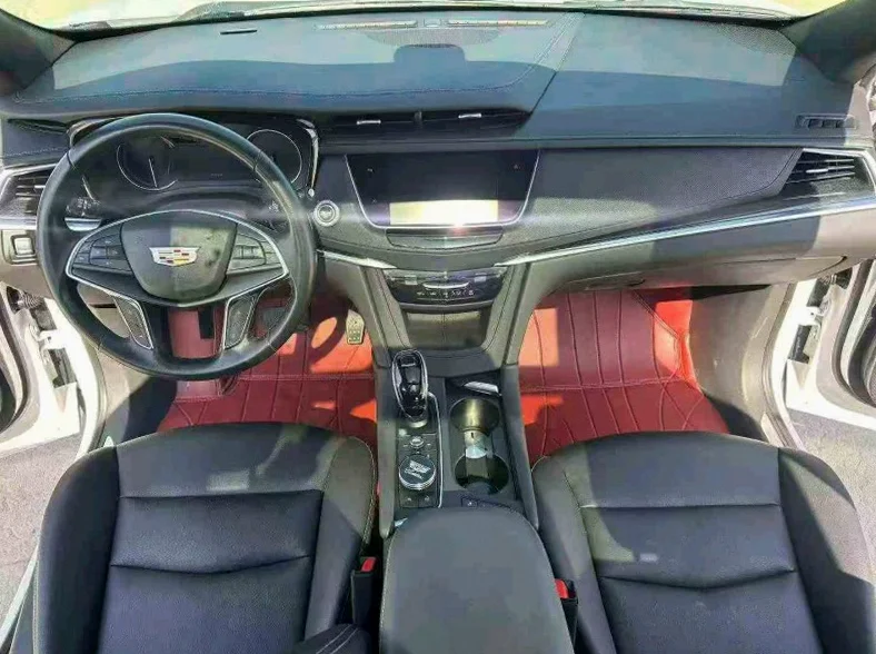 凯迪拉克XT5 后面外观一