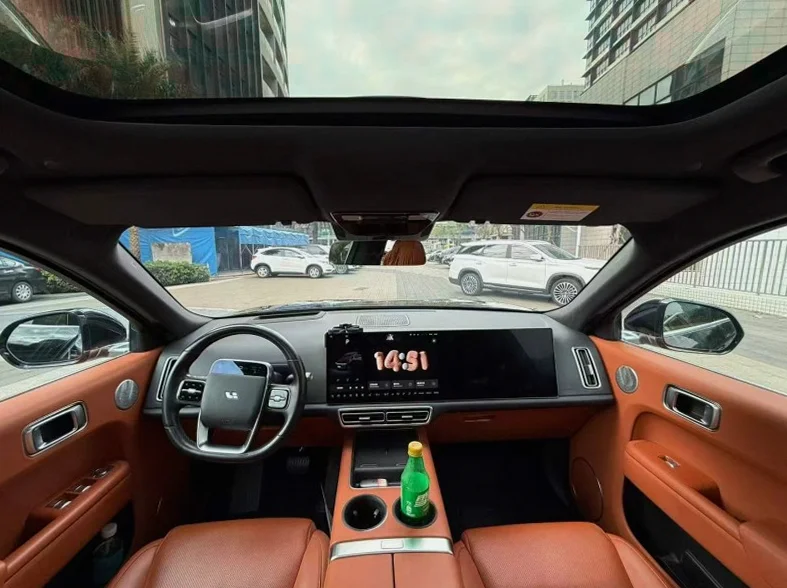 理想L9 后面外观三