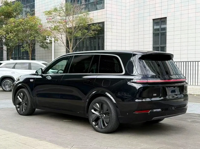 理想L9 内饰前排