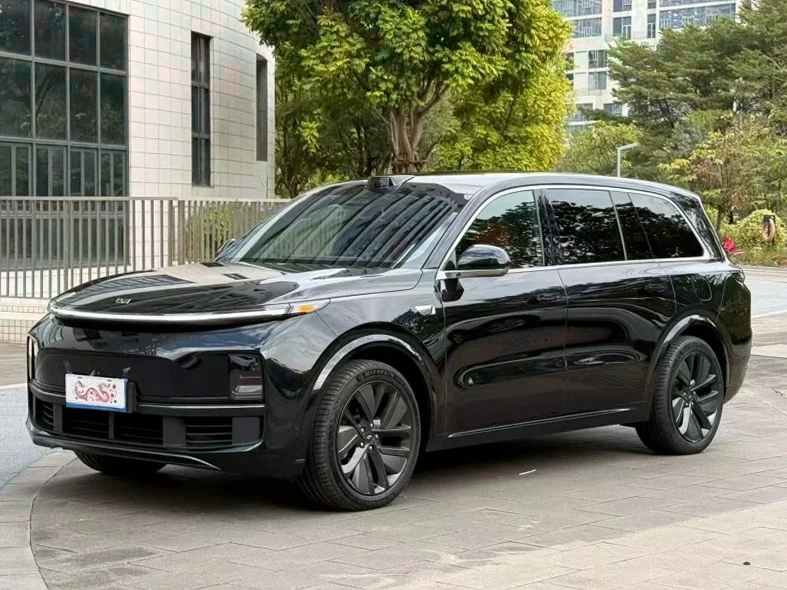 理想L9 正面外观二