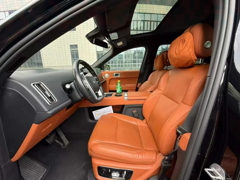 理想L9 后面外观一