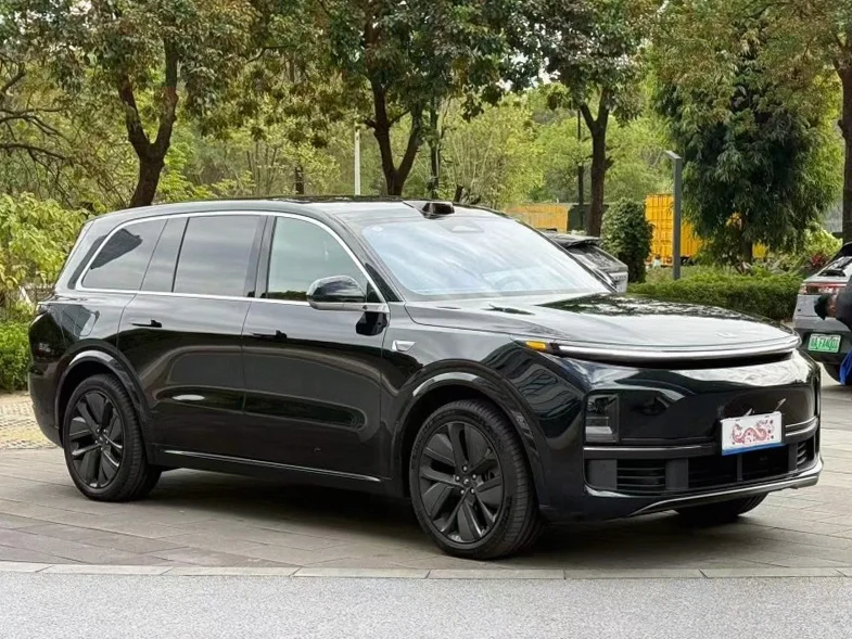 理想L9 正面外观三