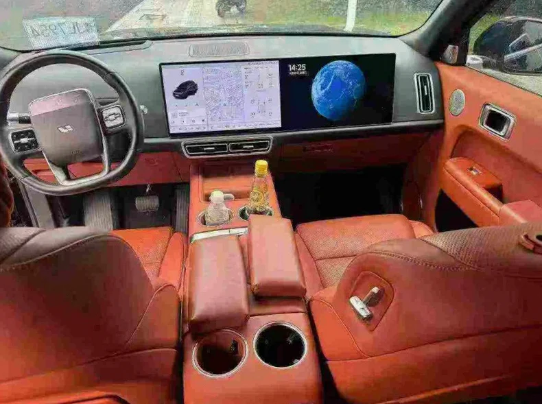 理想L9 后面外观三