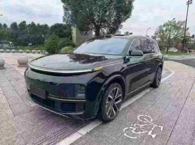 理想L9 正面外观二