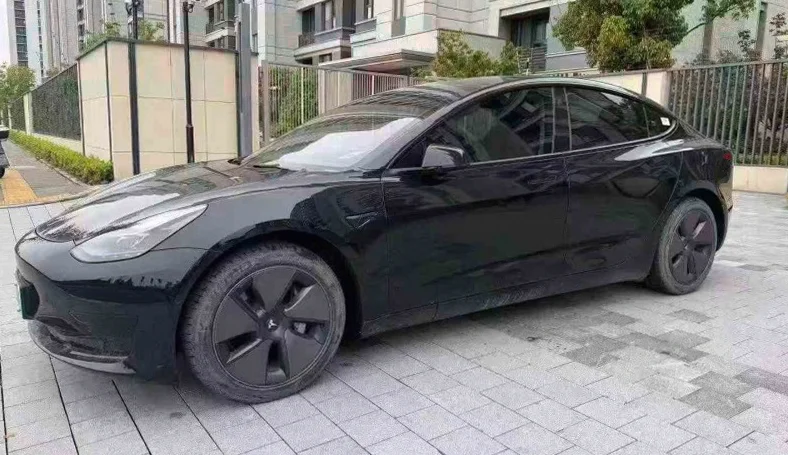 特斯拉MODEL 正面外观三