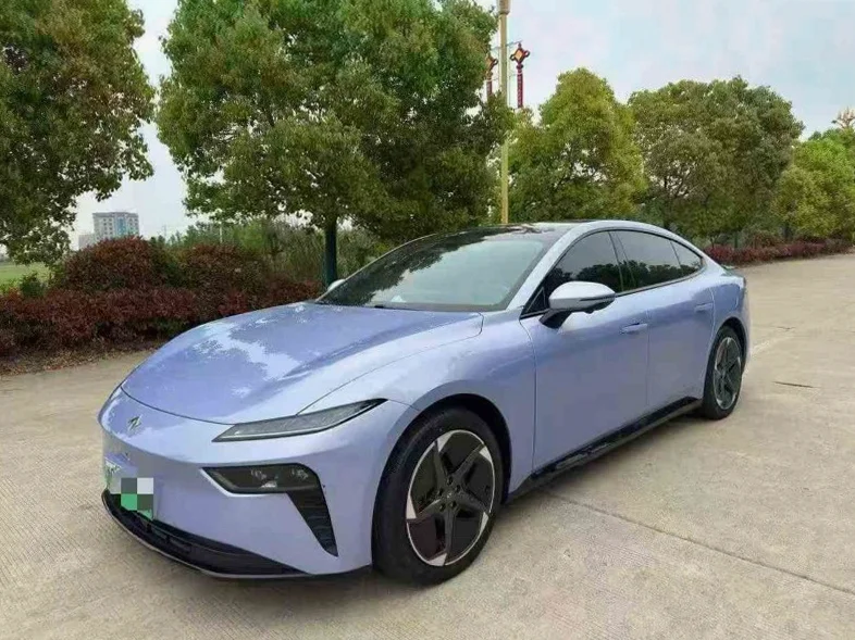 特斯拉MODEL 正面外观二