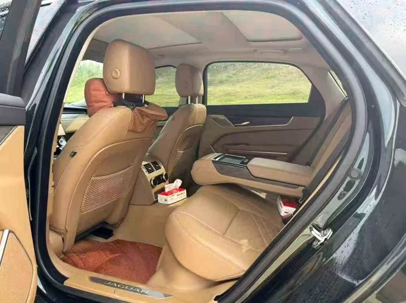 捷豹XFL 后面外观一