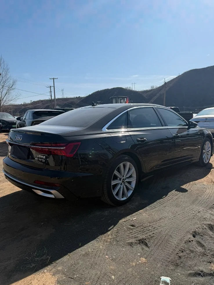 奥迪A6L 后面外观三