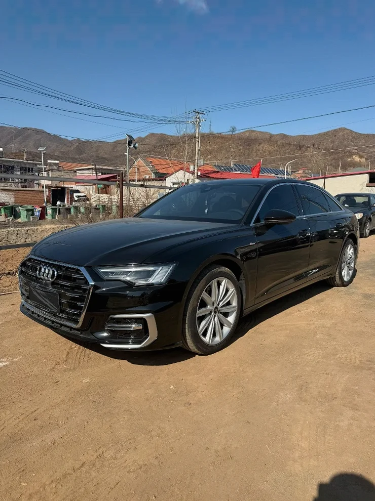 奥迪A6L 正面外观三