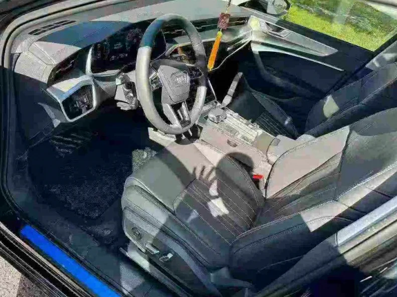 奥迪A6L 后面外观一