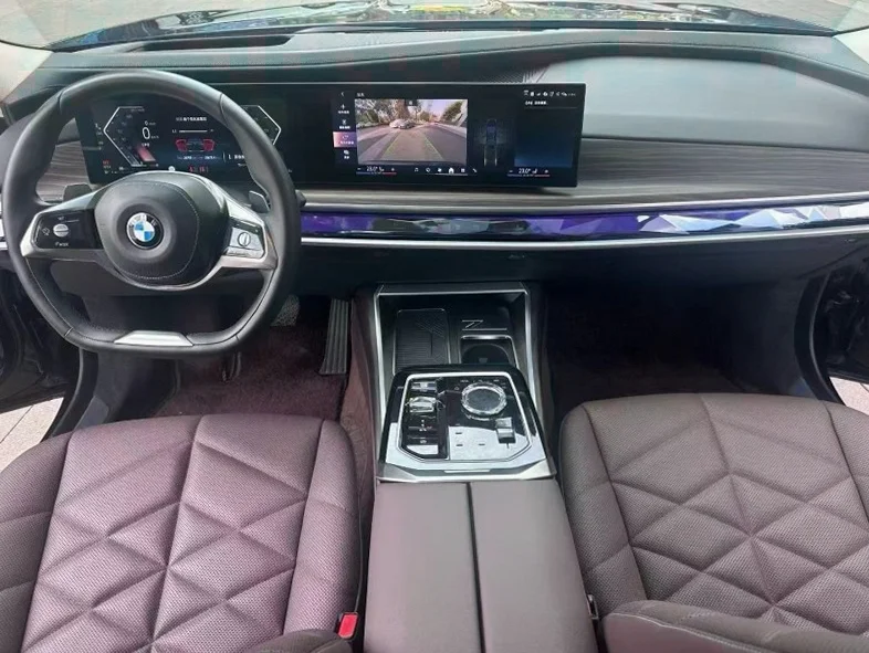 宝马7系 后面外观二