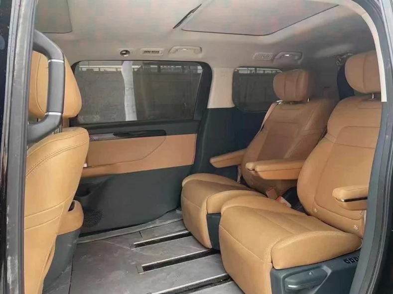 传祺E8 内饰前排