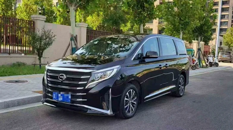 传祺M8 正面外观二