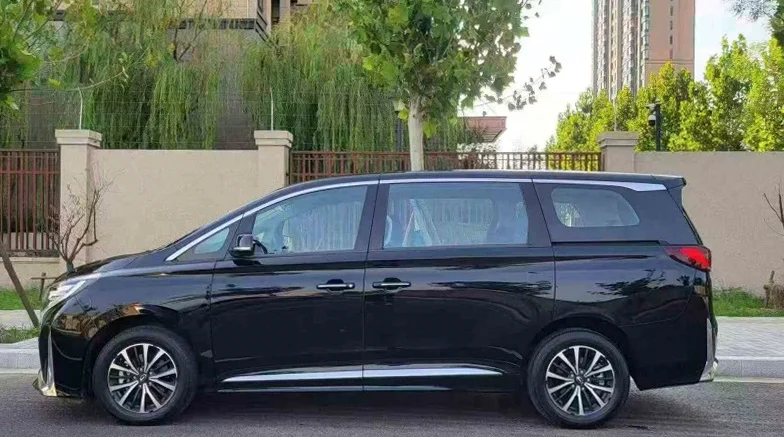 传祺M8 内饰后排