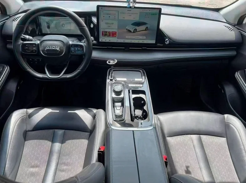 传祺埃安S 后面外观三