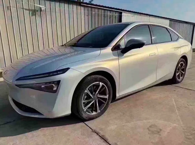 传祺埃安S 正面外观三