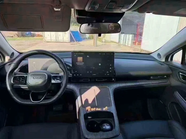 传祺埃安S 后面外观一