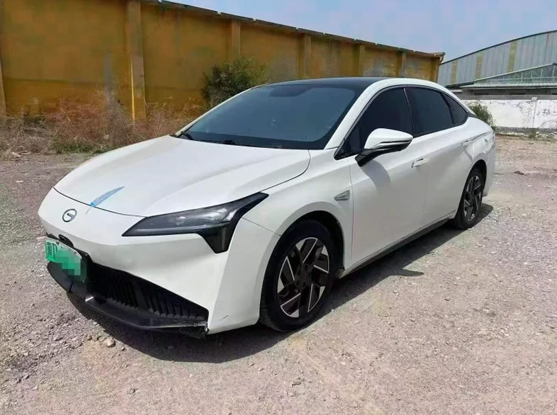 传祺埃安S 正面外观二