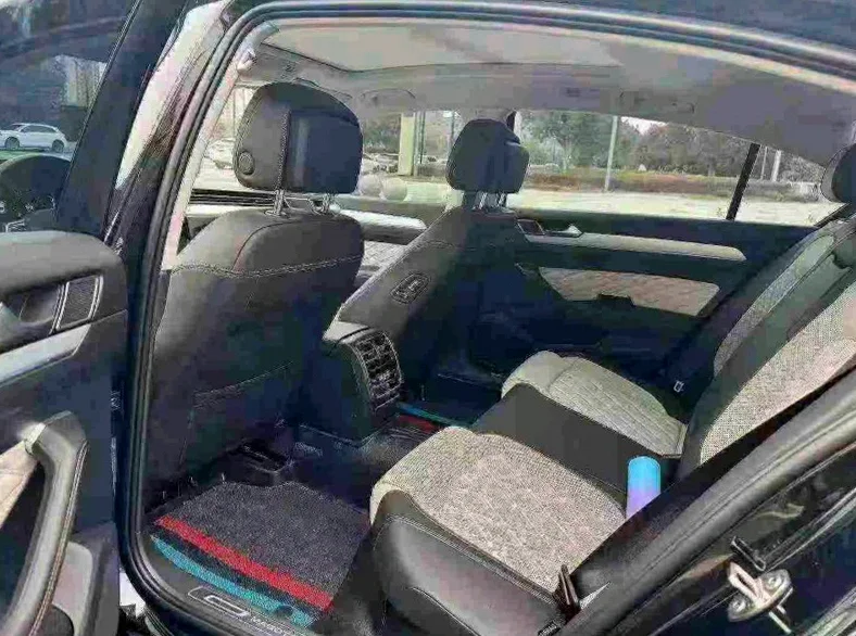 大众迈腾 后面外观二