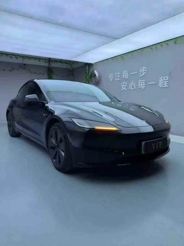 特斯拉MODEL 正面外观二