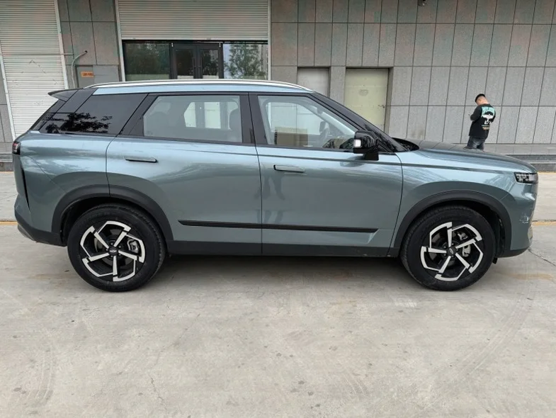 奇瑞探索 后面外观一