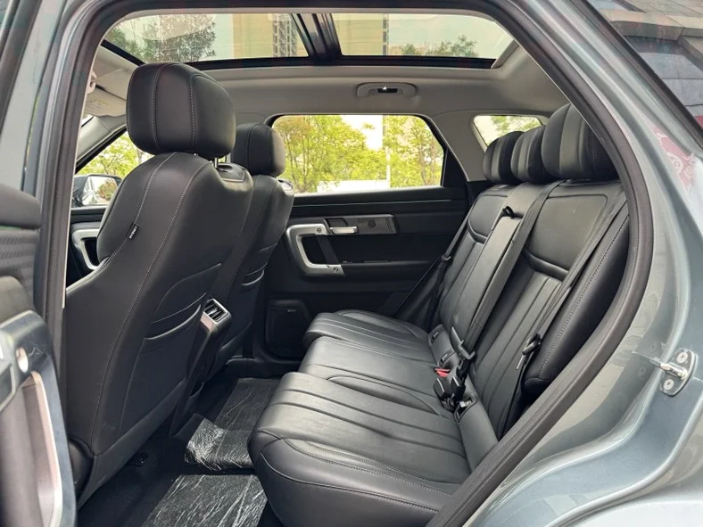 奇瑞探索 内饰前排