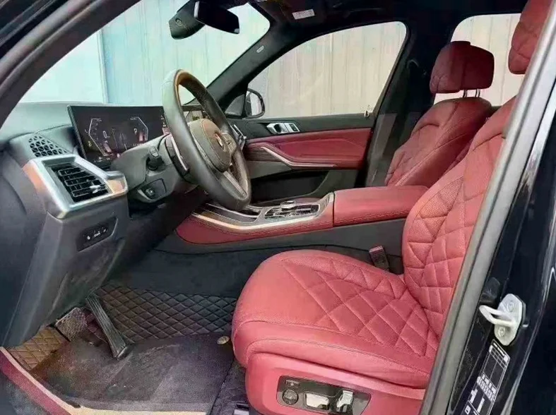 宝马X5 后面外观一