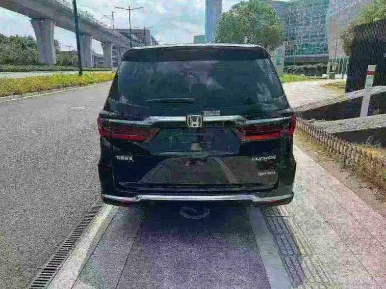 本田艾力绅 内饰前排