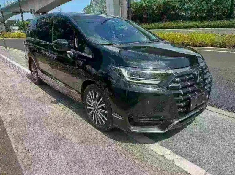 本田艾力绅 正面外观三