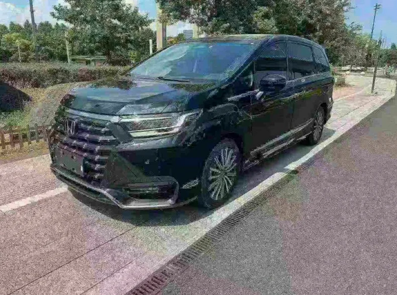 本田艾力绅 正面外观二