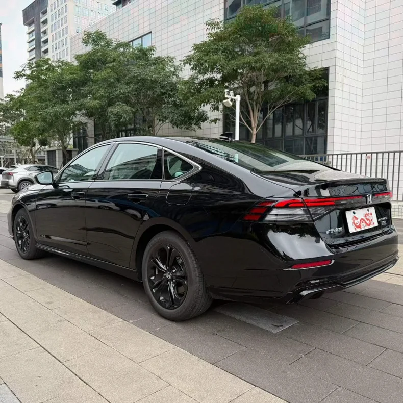 本田雅阁 内饰后排