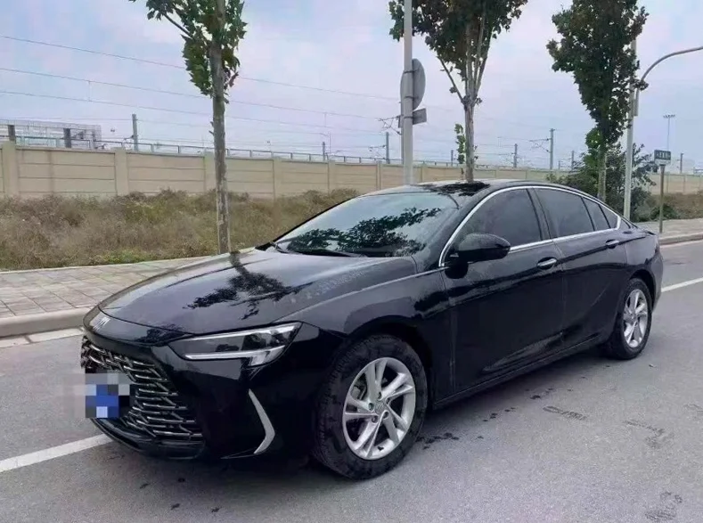 别克君威 正面外观三