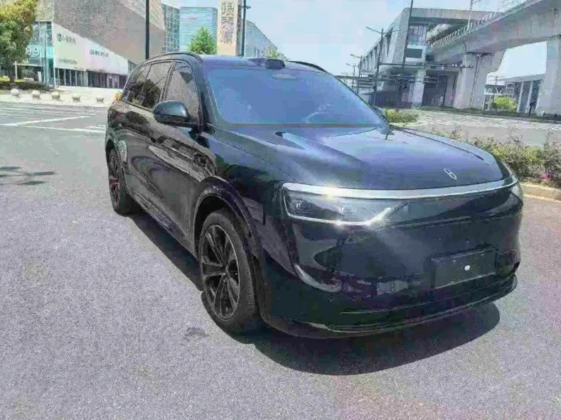 华为智选问界 正面外观三