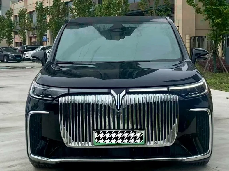 25年岚图梦想家 双电机四驱旗舰